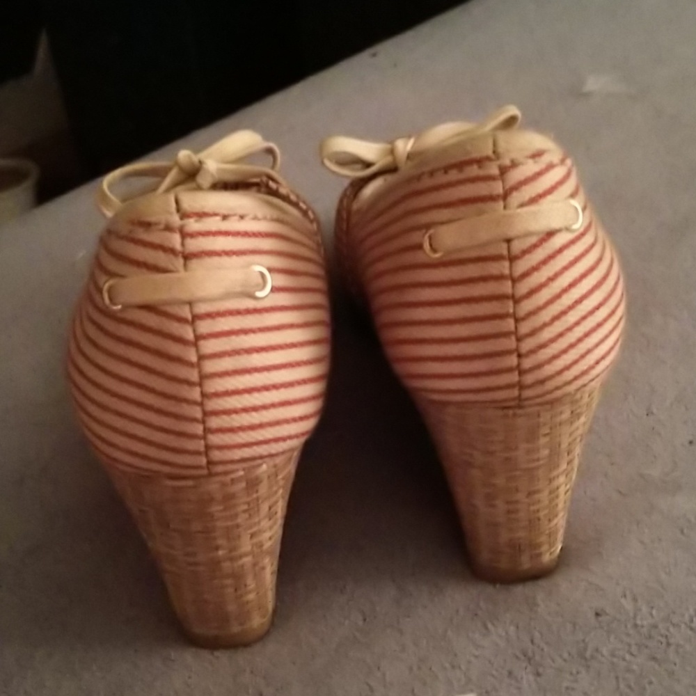 Shoes - Picture 2 of 4
